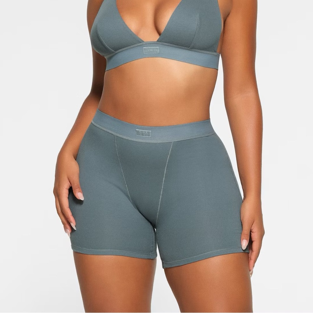 SKIMS Women's kyanite cotton rib boxer shorts
